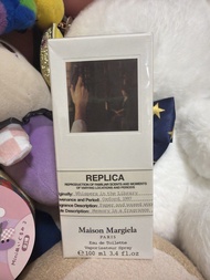 Maison Margiela Replica Whispers in the Library 圖書館密語（圖書館私語）