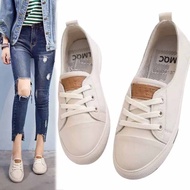 Molisa รองเท้า รองเท้าแฟชั่น รองเท้าทรงผ้าใบ หนังแท้100% Leather flat shoes sneakers shoes 1710