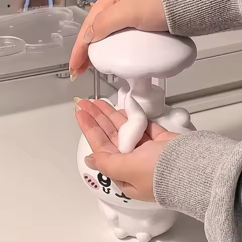500Ml Chiikawa Bath Bottle Cartoon Soap Liquid Distribution Bottle Kawaii Reusable High-Capacity Cut