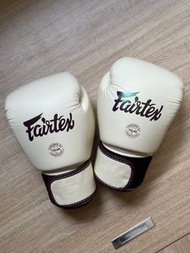 Fairtex 10oz拳套 奶白色