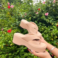 รองเท้าหูคีบส้นเตารีด ใหม่รุ่น(Madam) สายคาดนุ่ม จมูกคู่คีบนิ่ม JUDII LES SHU