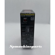 Omron E3JM-R4M4T-G Photoelectric Sensor