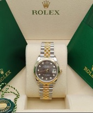 31mm 全新現貨 278273-0024 Oyster Perpetual Datejust 31腕錶黃金及蠔式鋼款，搭配鑲鑽黑色珍珠母錶面及紀念型（Jubilee）錶帶。