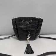 YSL聖羅蘭 黑銀鰐魚壓紋流蘇抽繩水桶包