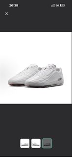 Nike x Off-White 聯名足球鞋