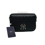 MLB NY MONOGRAM SLING BAG BLACK