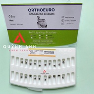 Self-closing/self-locking brooch slot 0.022