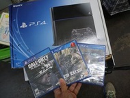 PS4 主機連三隻遊戲