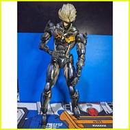 ♞,♘Play Arts Kai Metal Gear Solid Metal Gear Rising Revengeance Raiden (AUTH)