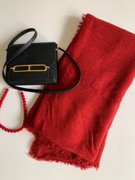 秋裝到 ✨西班牙品牌 Zara罌粟花紅披肩＋圍巾，日常專用  | 近全新