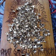 SMALL PYRAMID SPIKE 8 MM|CONTENTS 100 SEEDS
