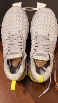 Under Armour HOVR 女裝跑鞋 US7.5/EU38.5