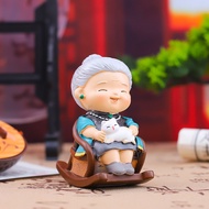 Tượng Trang Trí Ông Bà Ngồi Ghế Ôm Mèo Decord