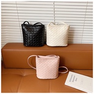 Women's dopamine bucket shoulder bag