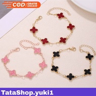 Beautiful Bracelet with Clover Leaf Motif for/ Korean Women's Trendy Bracelet Beautiful Clover Leaf 