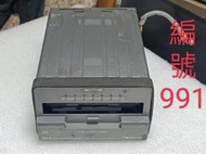 Nakamichi MB-9 CD換片箱缺前面板，品相如圖，因無周邊可安裝測試好壞，當零件機虧售2000元。