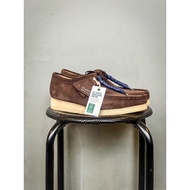 Clarks Wallabee Low Brown Suede Shoes