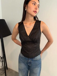 LULL - Matalic V Top Black