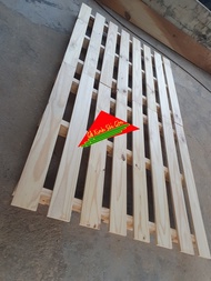 Giường gỗ tự đóng theo kiểu pallet 1mx2m 1m2x2m 1m4x2m cao 10cm chịu lực tốt khe hở nhỏ kh