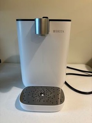 Brita Model One 智能瞬熱開飲機