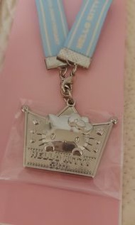 Hello kitty 50週年牌