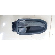 Door handle In hyundai trajet Right