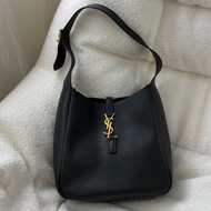 （保留中）YSL LE 5 A7 hobo小號黑色