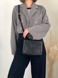 【日本直送 名牌中古包】FENDI 芬迪 側肩包 黑色 經典 Logo 壓紋皮革 vintage 復古 asc2di