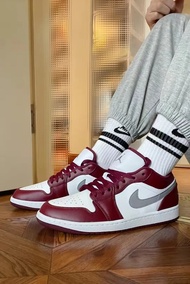 รองเท้าผู้ชาย NIKE Air Jordan 1 Low Bordeaux NIKE Sneakers Shoes - 553558-615 white red 44.5