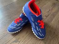 Adidas足球鞋
