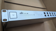 unifi switch 16 XG  12個 10G SFP+   4個 10G RJ45以太網端口