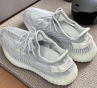 Adidas Yeezy Boost 350 V2 灰色