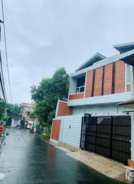   m² dengan 10 kamar tidur dan 10 kamar mandi pribadi di Jakarta Barat (Thiago Living Syariah)