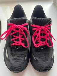 Hoka Clifton 9 Gore-Tex 黑色跑鞋