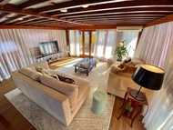 British Styled Luxury Vintage Houseboat Aberdeen 2 days Cultural Experience Tour + DIY Seafood Boil