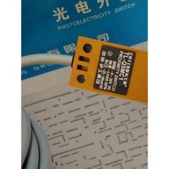 Brand New TL-Q5MC1-Z C2 B1 B2 D1 D2 Y1 Y2 Proximity Switch Sensor