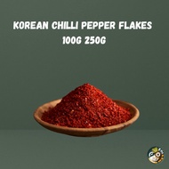(Gochugaru 고추가루) KOREAN RED CHILLI PEPPER FLAKES / KOREAN RED PEPPER CHILLI POWDER 100g 250g