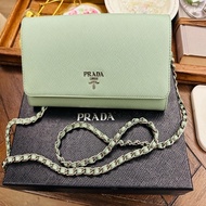 PRADA 湖水綠防刮牛皮金色雙扣鏈條WOC包