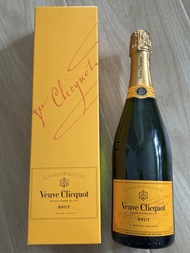 Veuve Clicquot Brut Champagne with Gift Box