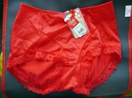 【藍標商品】-克萊緹 Clytie 艷紅色 全新蕾絲內褲  標籤未撕台灣製 (請先詢問現貨再下標) 原價要129