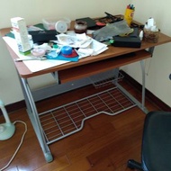 電腦桌-鍵盤抽 + IKEA 折疊椅
