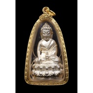 龍婆坤 超级流行藥師佛 Phra Kring Naresuan纯银材质 （ 一般上非常难找 ） 佛历2537
製作數量稀少 wat banrai
90%真金手工雕花金壳