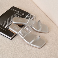 TACHA Shiny Sandals รองเท้าแตะ