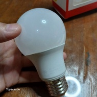 E27 470lm 40W LED light bulb yellow light