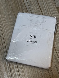 CHANEL 白色拉鍊小包