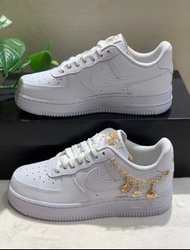 新店特惠Nike Air Force 1 lx"lucky charms"鏈條 低幫板鞋 女款 白色
