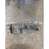 ISUZU 4HG1 4.6 ENGINE MOUNTING BRACKET(USED)