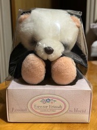 Forever Friends Around the World 公仔