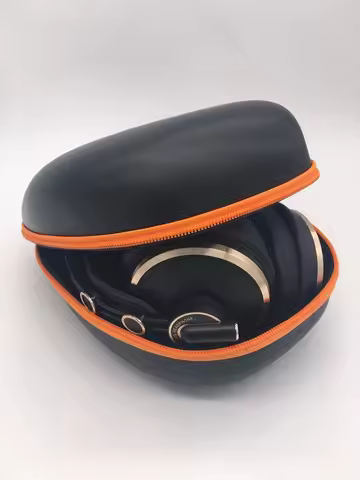 Fully enclosed professional-grade computer monitor headphones studio professional monitor headset IS