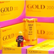 Kodak professional Gold 200 120 - roll film 120mm analog Camera medium format